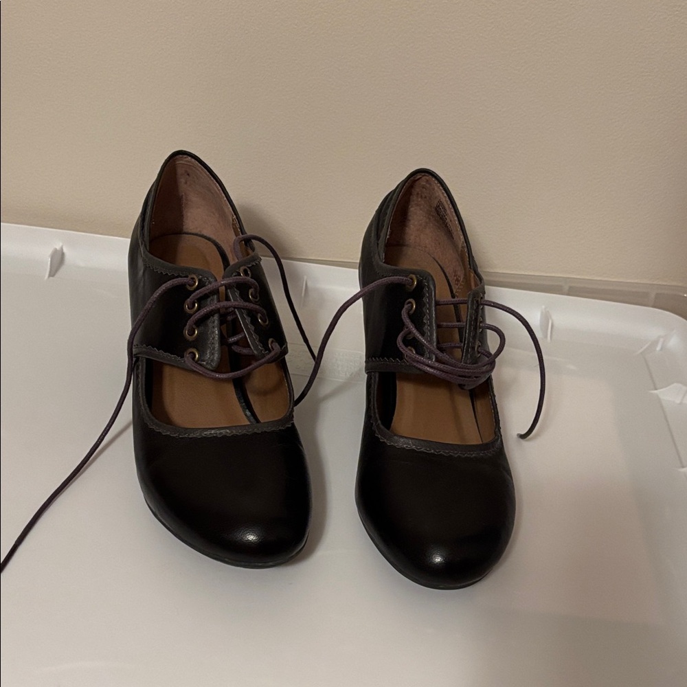Miz Mooz Black Leather Flats with Lace-Up Design